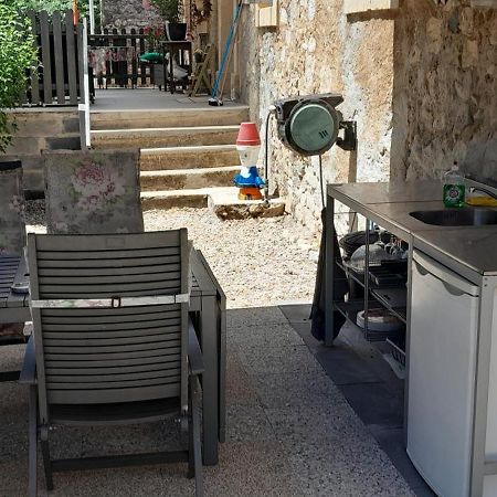 Bed and Breakfast Sur La Bonnefooi Prades-sur-Vernazobre Exteriér fotografie
