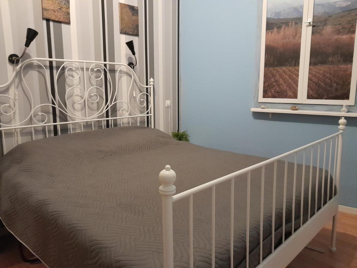 Bed and Breakfast Sur La Bonnefooi Prades-sur-Vernazobre Exteriér fotografie