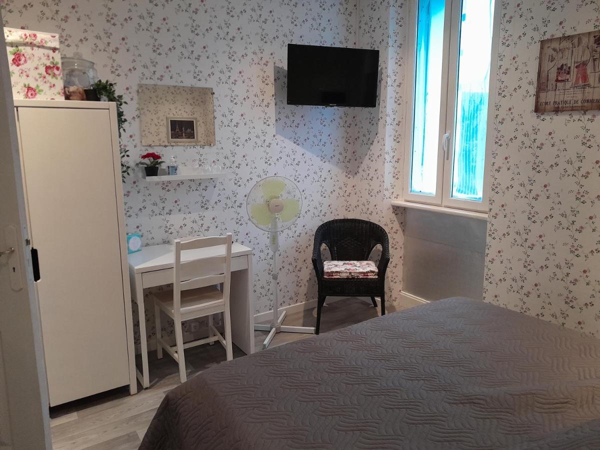 Bed and Breakfast Sur La Bonnefooi Prades-sur-Vernazobre Exteriér fotografie