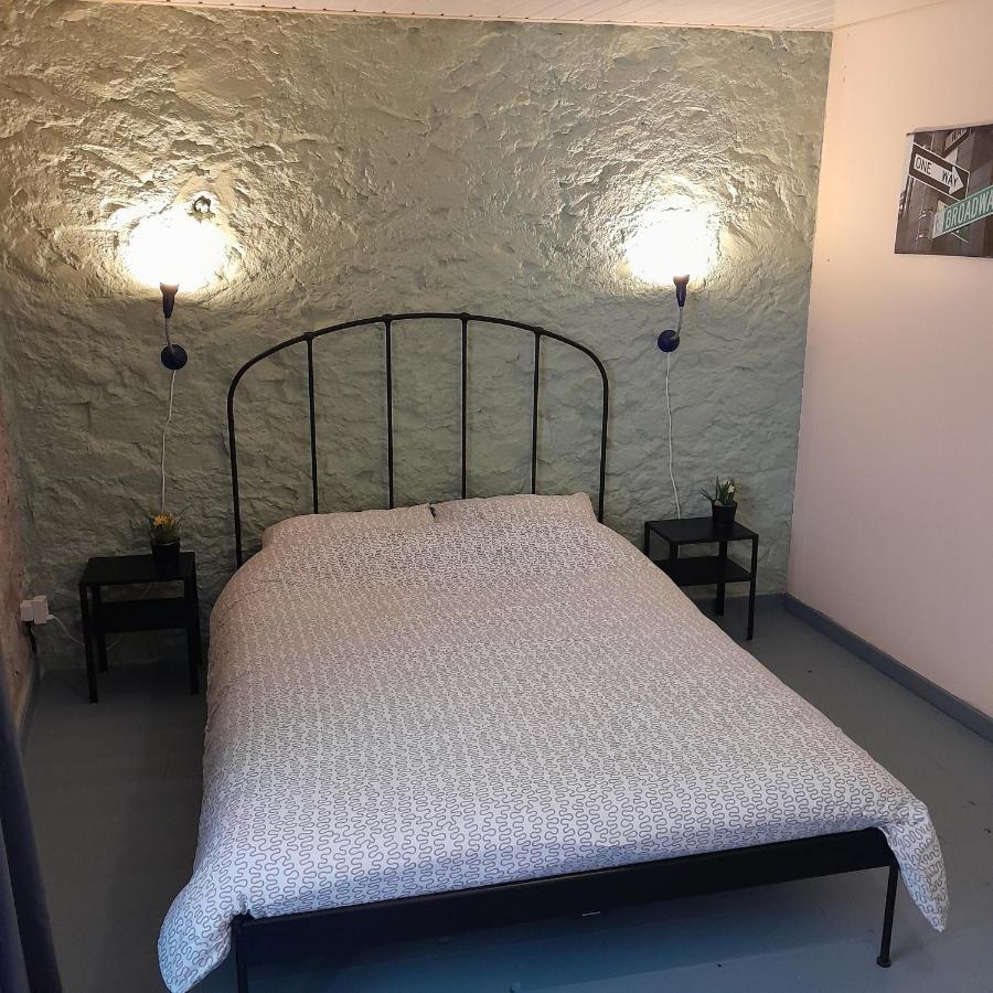 Bed and Breakfast Sur La Bonnefooi Prades-sur-Vernazobre Exteriér fotografie
